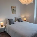 Διαμέρισμα Bright T3 In The Heart Of With Port View Αζάτσιο