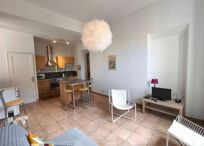 Lejlighed Bright T3 In The Heart Of With Port View