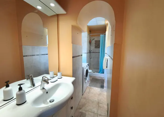Bright T3 In The Heart Of With Port View *