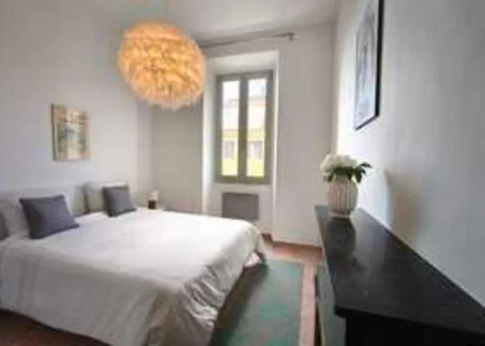 Lejlighed Bright T3 In The Heart Of With Port View